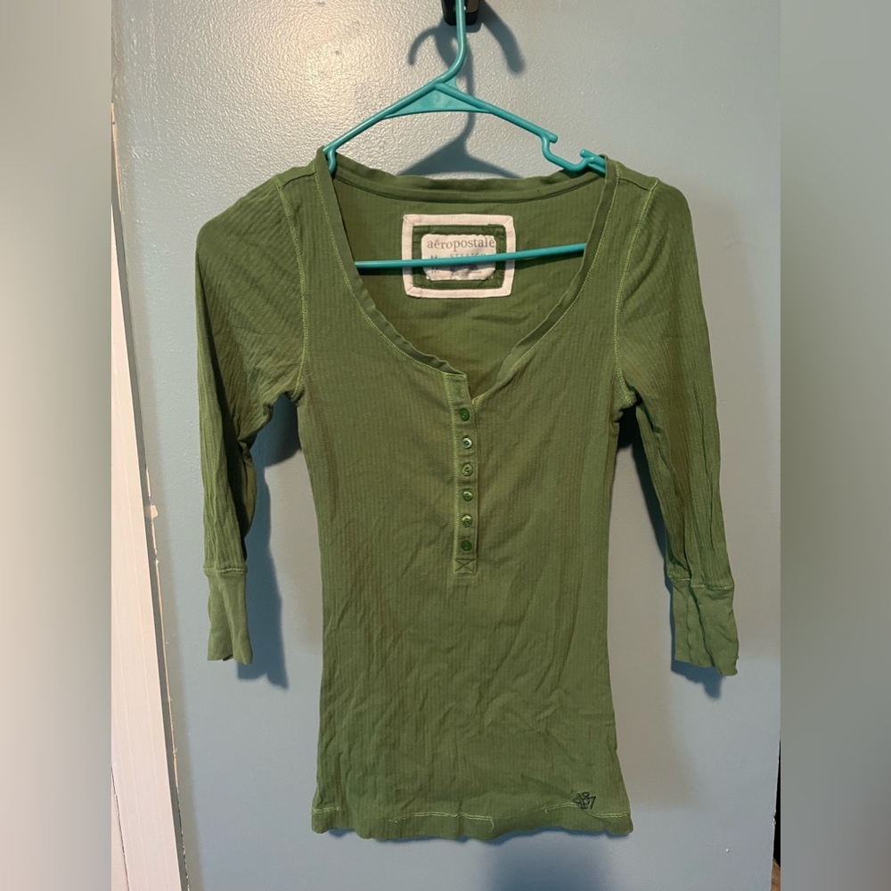 Youth Aeropostale quarter sleeve green top. Size medium